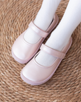 Mercedita barefoot ergonomica rosado perla para adolescentes puesta en uso