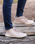 Zapatilla barefoot ergonomica nude modelo Wave para adultos en uso