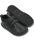 Zapatilla escolar barefoot negra modelo Rain media caña para kids vista suela