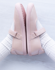 Mercedita barefoot ergonomica rosado perla para ninos vista de la suela flexible 2