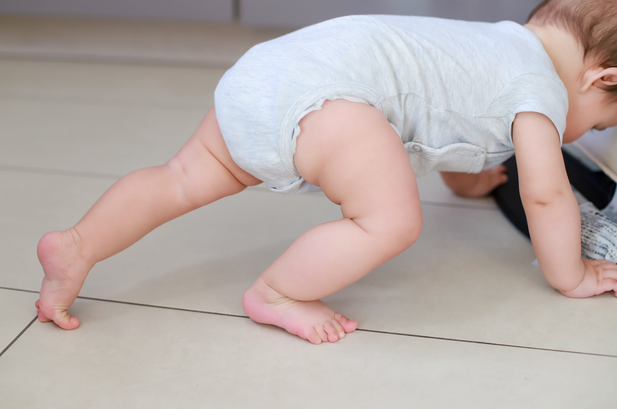 Porqué no debes comprar zapatos antes que tu hijo camine