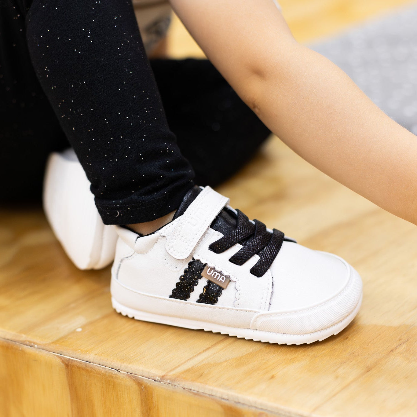 Zapatilla Cloud Rainbow Negro Glitter - Baby