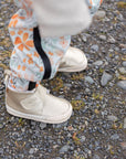 Par de botines barefoot ergonomicos gold modelo Fluffy para bebes 2