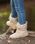 Bota barefoot ergonomica arena modelo Snow para ninos pequenos en uso 3