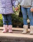 Bota barefoot ergonomica malva modelo Snow para ninos pequenos en uso 2