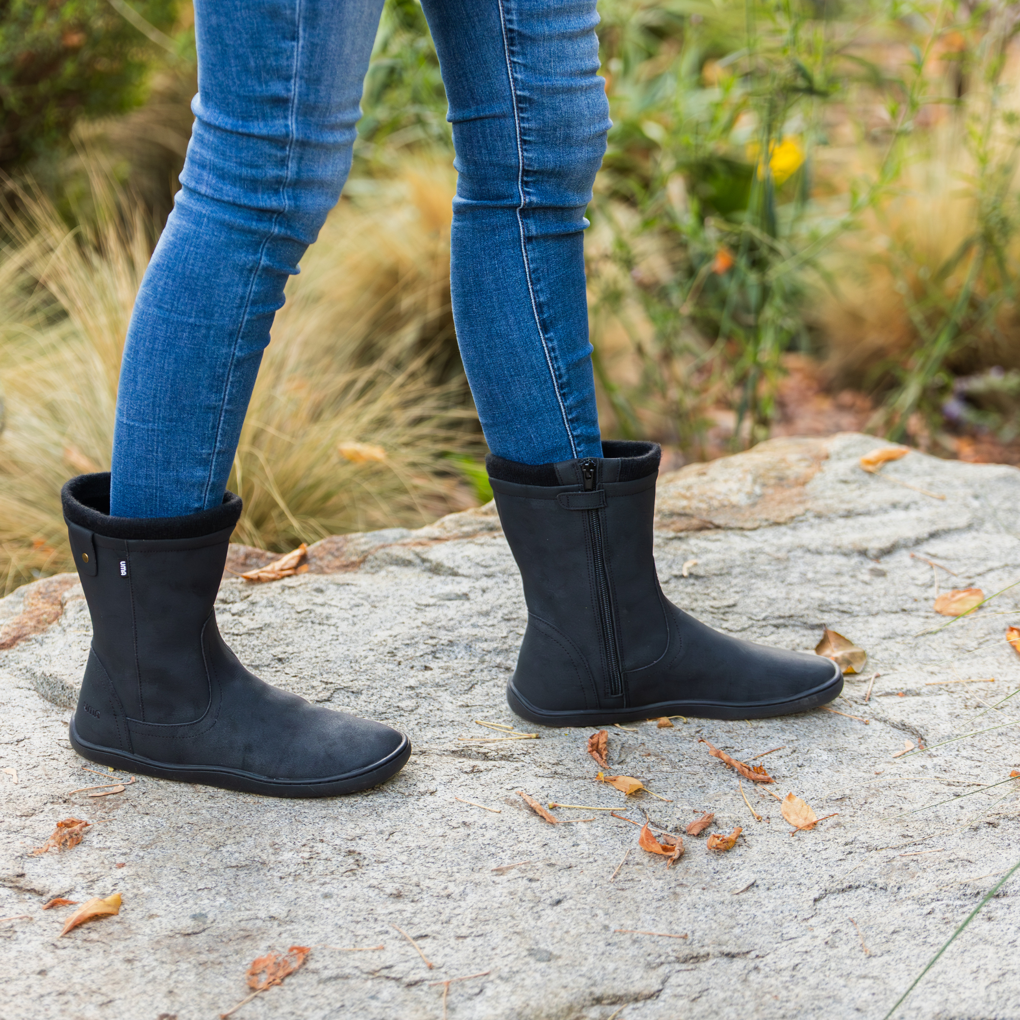 Par de botas barefoot ergonomicas negro modelo Bear para adultos 2