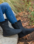Bota barefoot ergonomica negro modelo Bear para adultos en uso