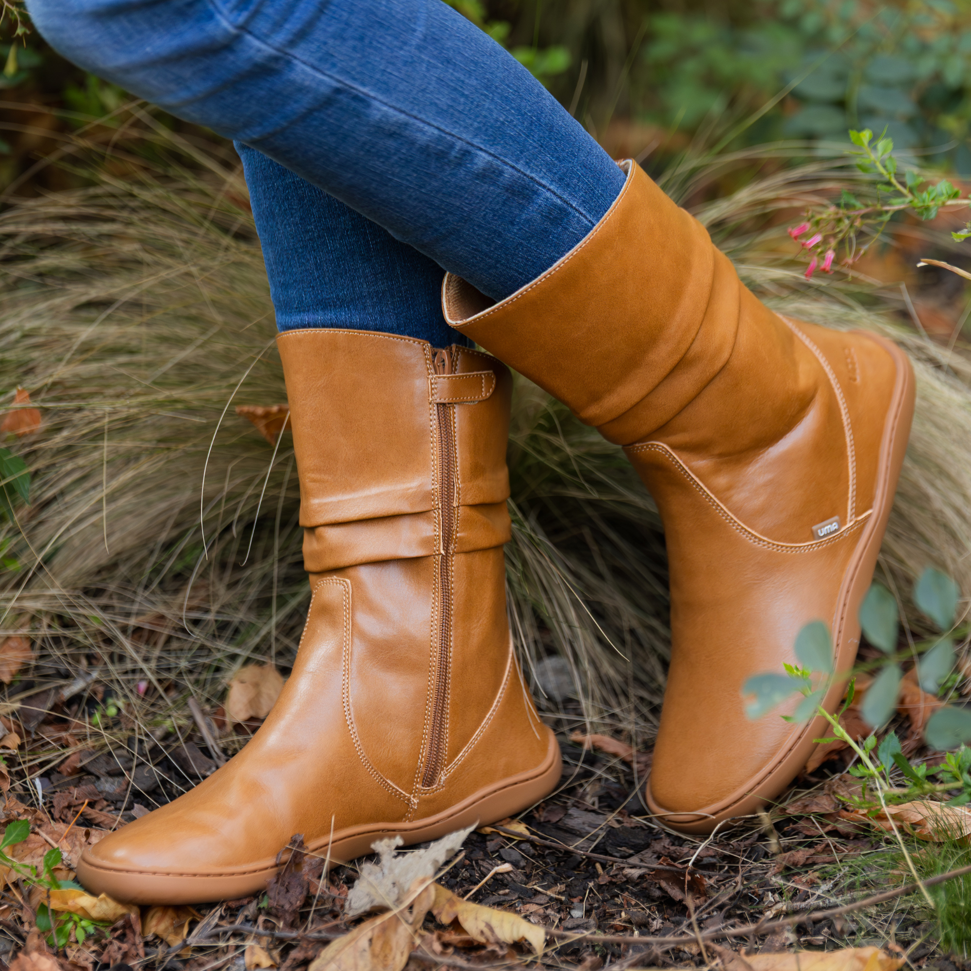Par de botas barefoot ergonomicas camel modelo Mist para adultos 3