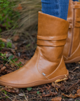 Par de botas barefoot ergonomicas camel modelo Mist para adultos