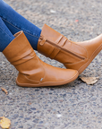 Par de botas barefoot ergonomicas camel modelo Mist para adultos 2