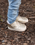 Par de botines barefoot ergonomicos gold modelo Wind para bebes 2
