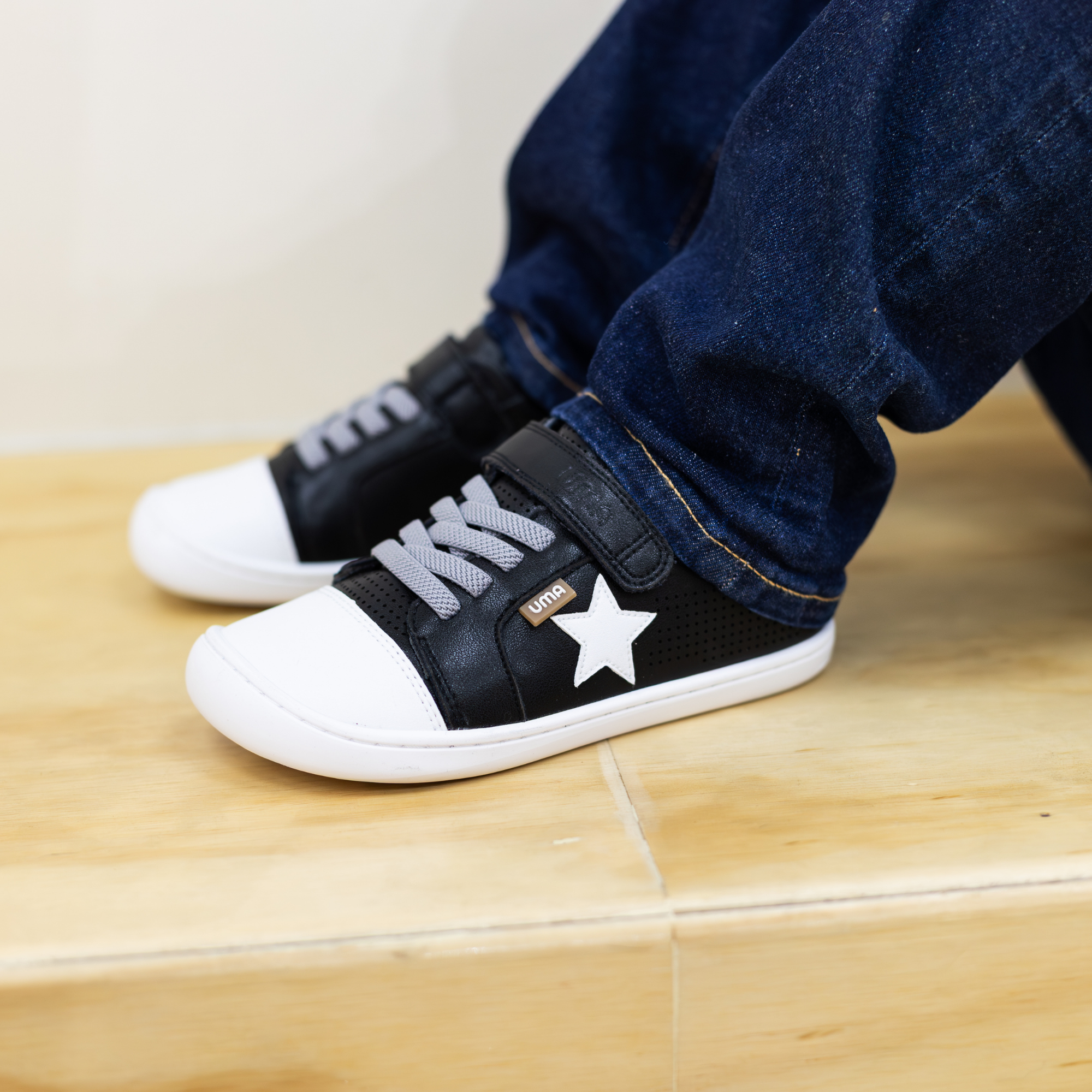 Zapatilla Cloud Star Negro/Blanco - Toddler