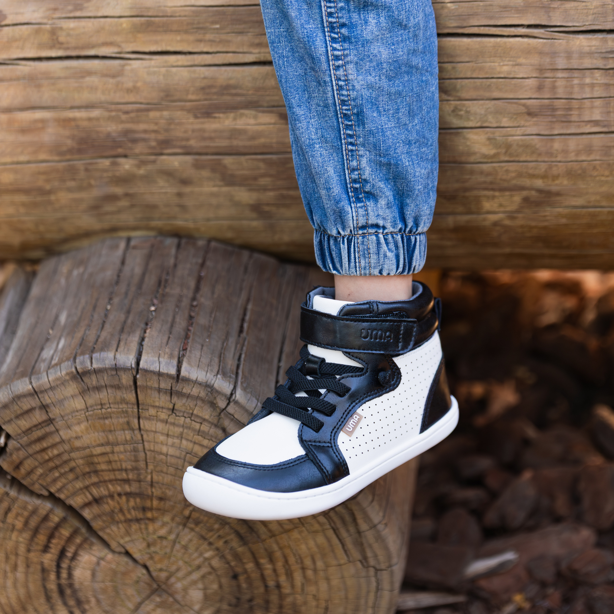 Zapatilla Caña Alta Flow Negro/Blanco - Kids