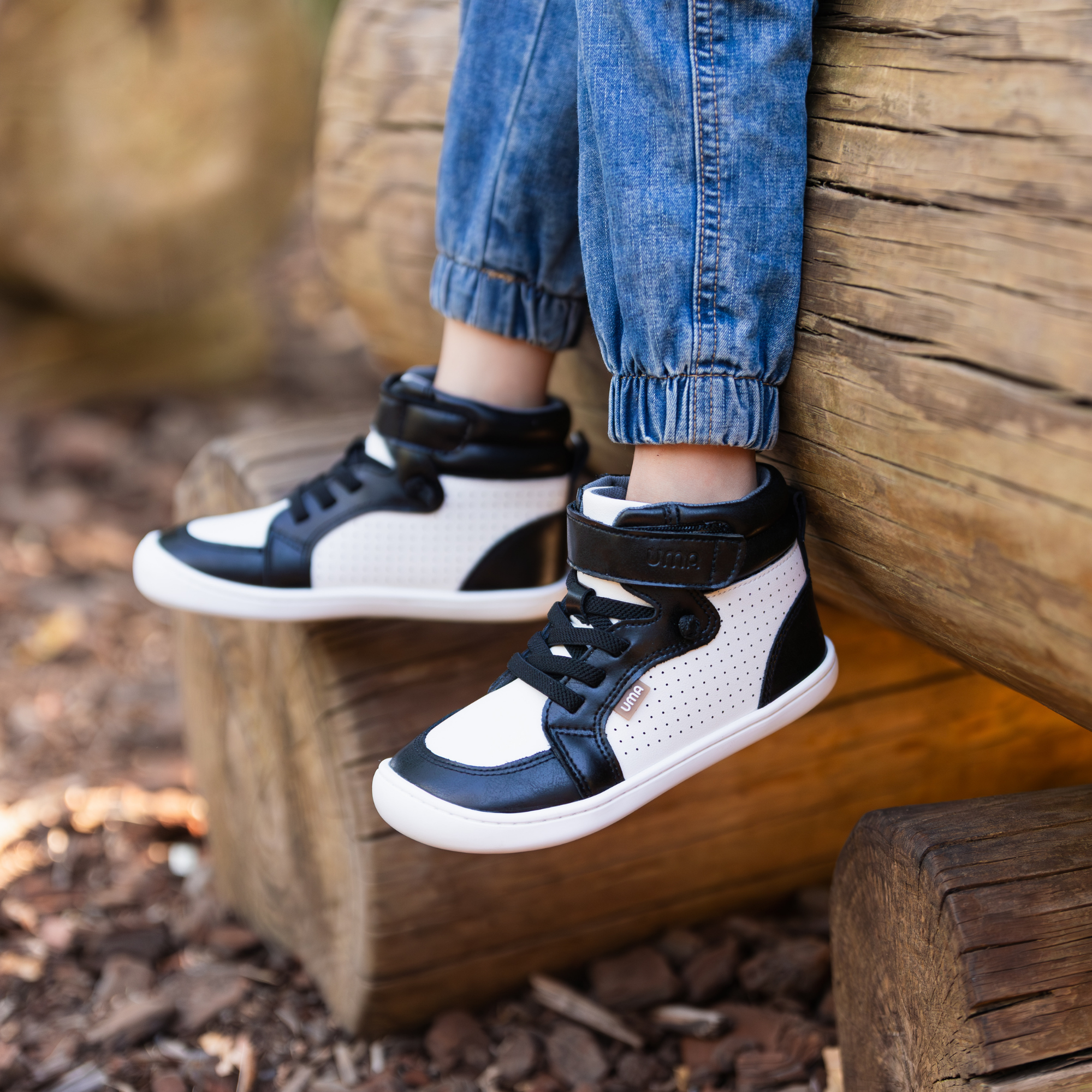Zapatilla Caña Alta Flow Negro/Blanco - Kids