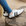 Zapatilla barefoot ergonomica blanco modelo Terra para adultos vista lateral en uso