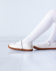 Mercedita barefoot ergonomica blanco perla para adolescentes puesta en uso